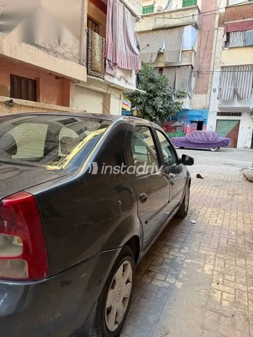 رينو لوجان 2010 أسود مستعملة للبيع - 4