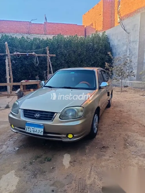 هيونداي فيرنا 2008 ذهبي مستعملة للبيع - 2