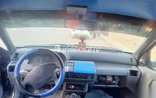 رينو كليو 1994 أزرق غامق مستعملة للبيع - 2