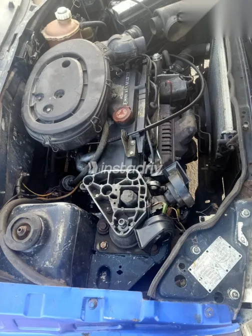 رينو كليو 1994 أزرق غامق مستعملة للبيع - 3