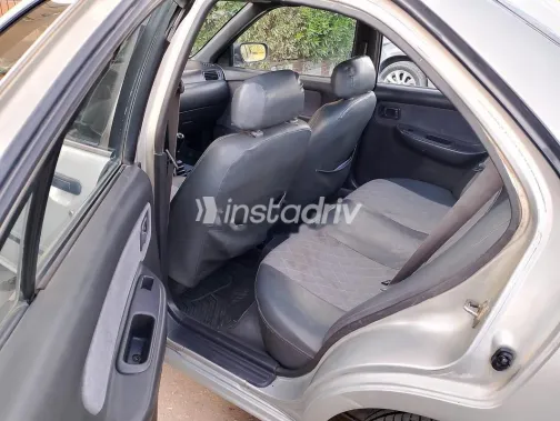 نيسان صنى 1997 فضي مستعملة للبيع - 4