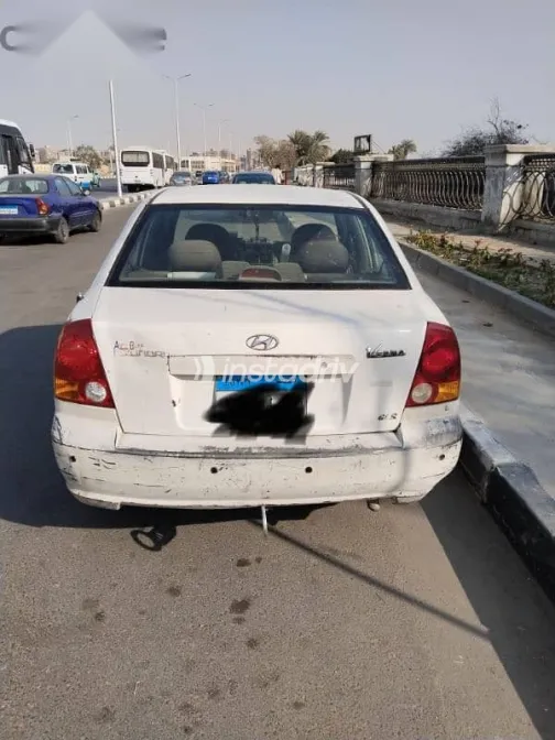هيونداي فيرنا 2007 أبيض مستعملة للبيع - 1