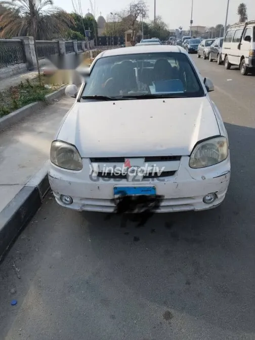 هيونداي فيرنا 2007 أبيض مستعملة للبيع - 2