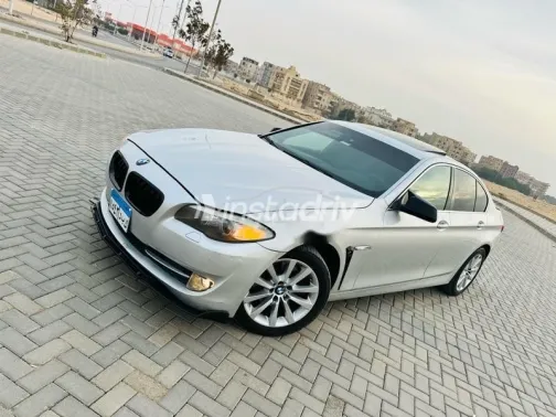 بي ام دبليو 528 2011 فضي مستعملة للبيع - 1