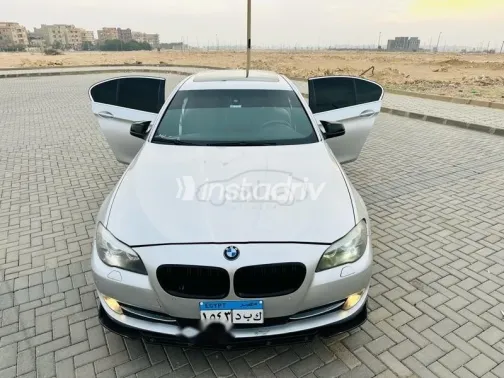 بي ام دبليو 528 2011 فضي مستعملة للبيع - 3