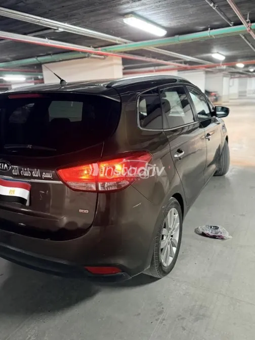 Kia Carens 2015 Brown Used for Sale - 3