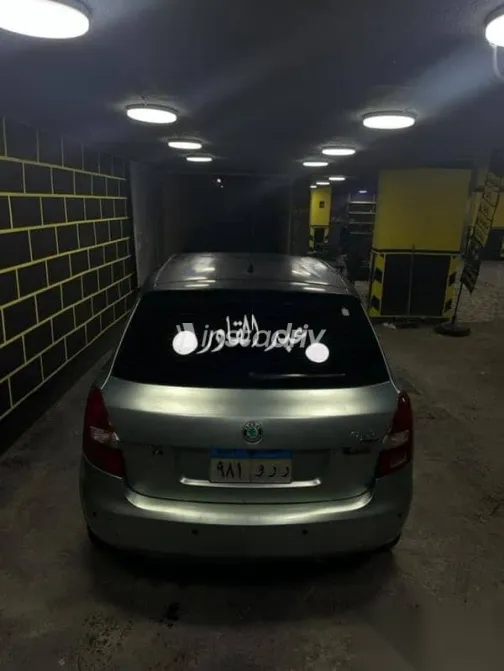 سكودا فابيا 2010 أخضر مستعملة للبيع - 2