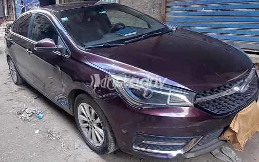 شيرى اريزو 5 2022 أبيض مستعملة للبيع - 2