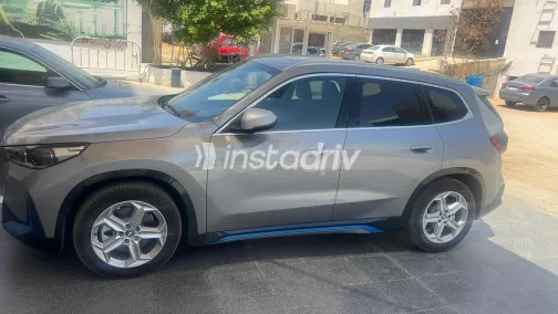 بي ام دبليو اى اكس 1 2024 رمادي مستعملة للبيع - 3