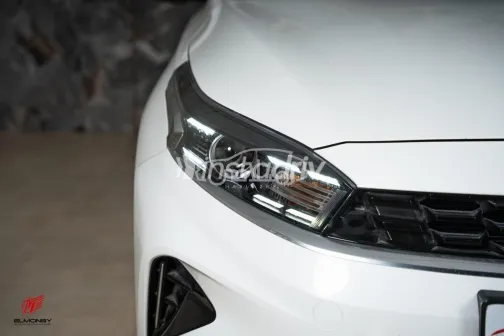 Kia K3 2023 White Used for Sale - 2