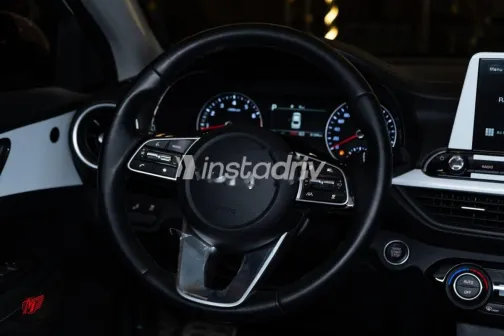 Kia K3 2023 White Used for Sale - 4