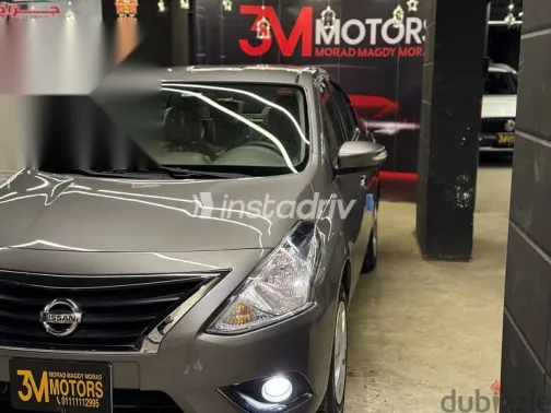 نيسان صنى 2025 رمادي مستعملة للبيع - 4