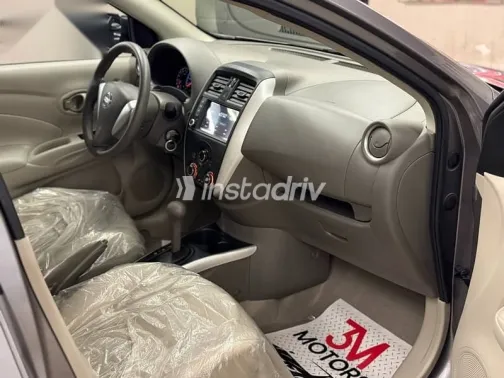 نيسان صنى 2025 رمادي مستعملة للبيع - 5