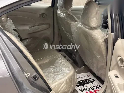 نيسان صنى 2025 رمادي مستعملة للبيع - 6