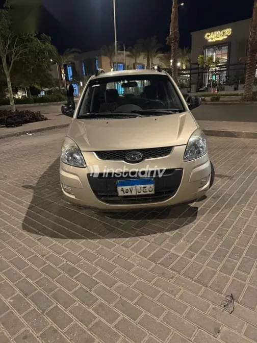 هيونداي ماتريكس 2010 ذهبي مستعملة للبيع - 3