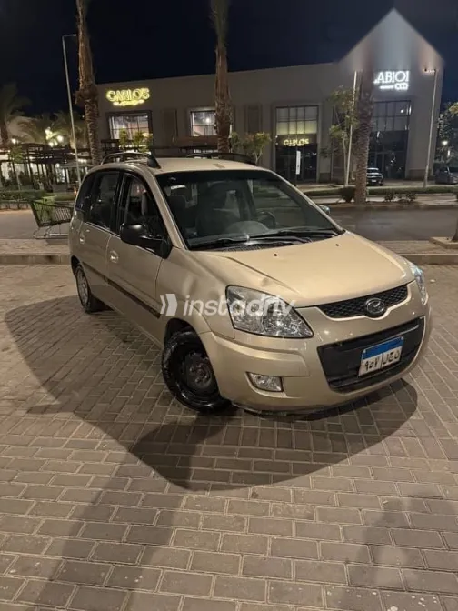 هيونداي ماتريكس 2010 ذهبي مستعملة للبيع - 4