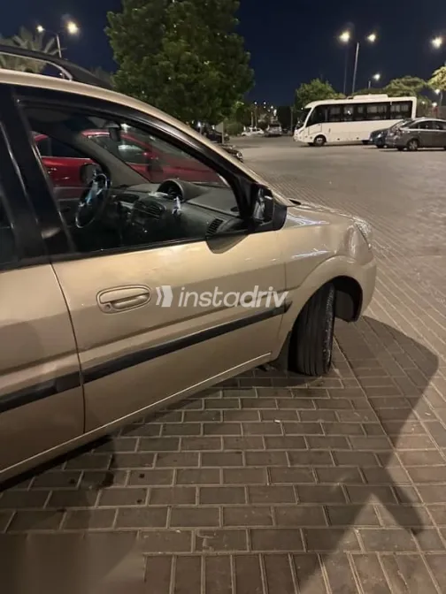 هيونداي ماتريكس 2010 ذهبي مستعملة للبيع - 6