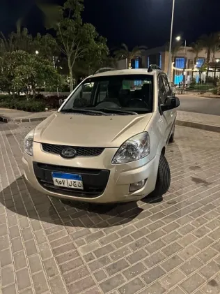 هيونداي ماتريكس 2010 ذهبي مستعملة للبيع