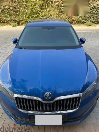سكودا سوبيرب 2023 أزرق غامق مستعملة للبيع
