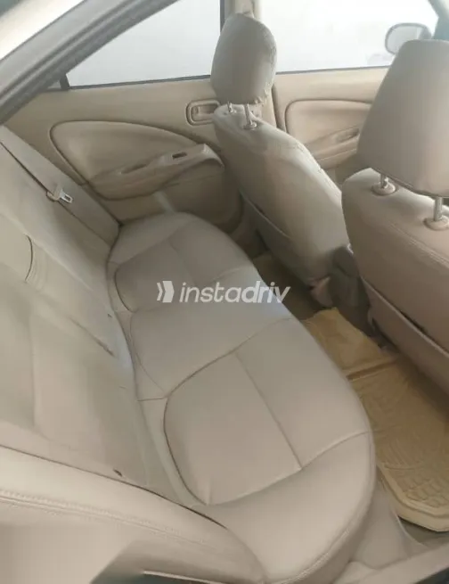 نيسان صنى 2005 ذهبي مستعملة للبيع - 5