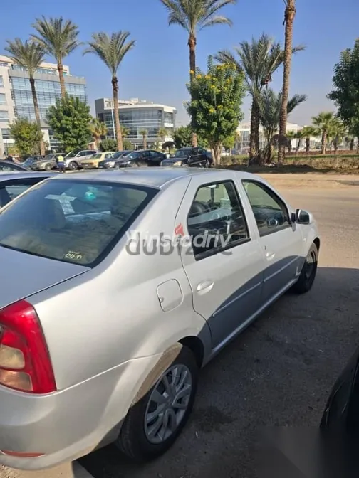 رينو لوجان 2013 فضي مستعملة للبيع - 4