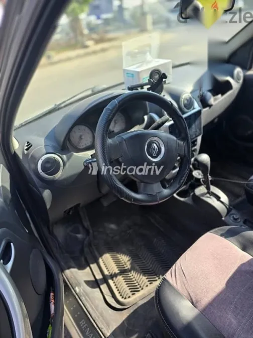 رينو لوجان 2013 فضي مستعملة للبيع - 7