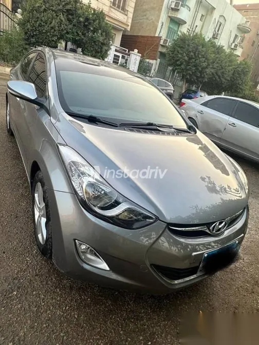 هيونداي افانتي 2014 فضي مستعملة للبيع - 4