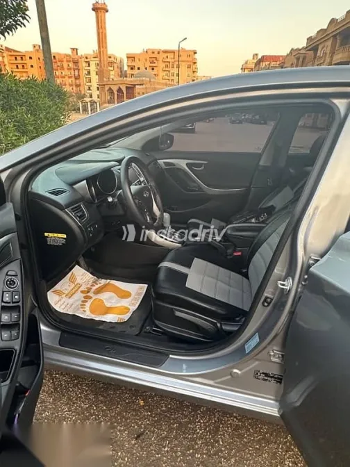 هيونداي افانتي 2014 فضي مستعملة للبيع - 7