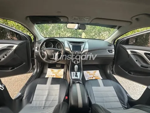 هيونداي افانتي 2014 فضي مستعملة للبيع - 9