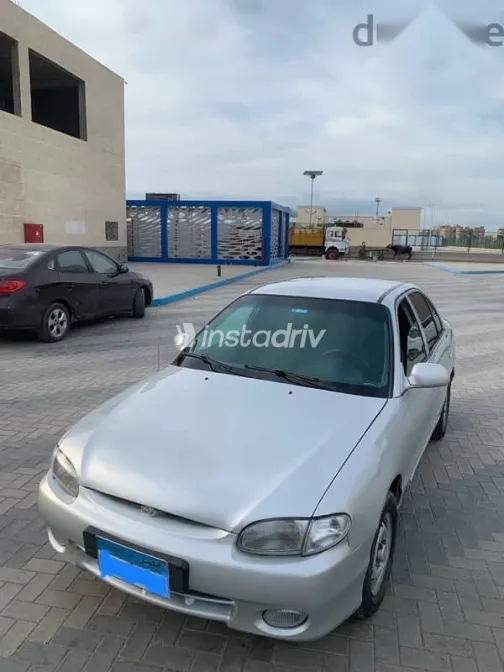 هيونداي اكسنت 2006 فضي مستعملة للبيع - 2