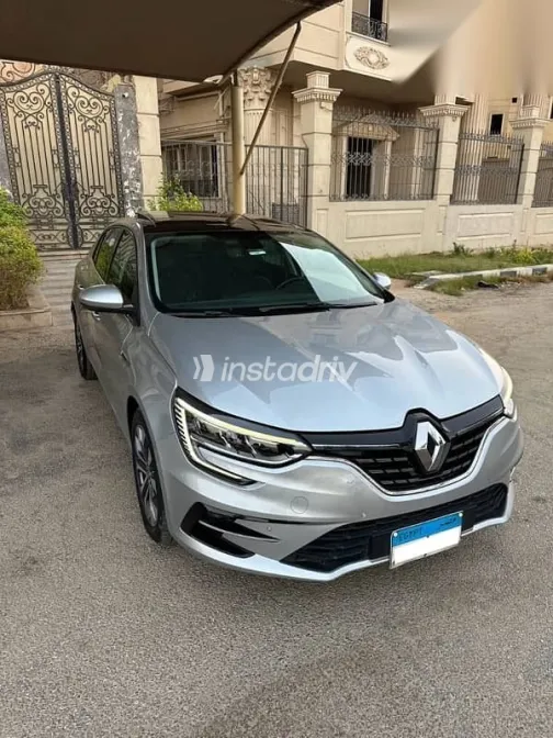 Renault Megane 2022 Gray Used for Sale - 4