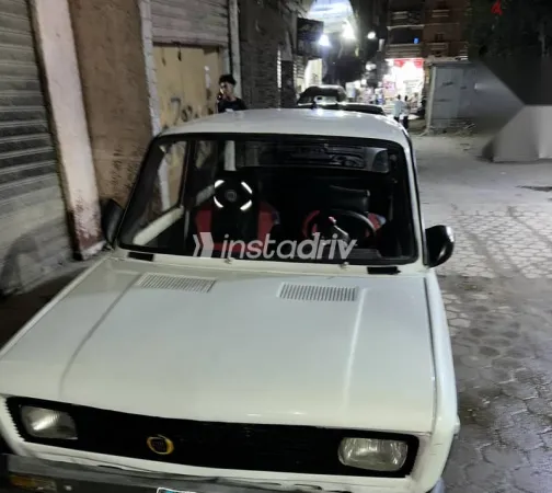 فيات 128 1985 أبيض مستعملة للبيع - 2