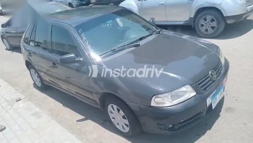 فولكس فاغن بوينتر 2004 فضي مستعملة للبيع - 1