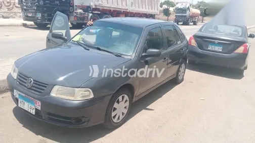 فولكس فاغن بوينتر 2004 فضي مستعملة للبيع - 2