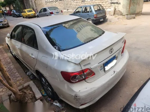تويوتا كورولا 2011 أبيض مستعملة للبيع - 3
