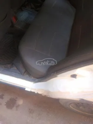 دايو لانوس 2000 أبيض مستعملة للبيع