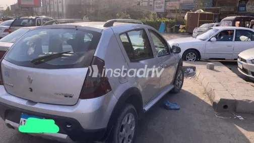 رينو سانديرو  ( ستيب  واى ) 2013 فضي مستعملة للبيع - 2