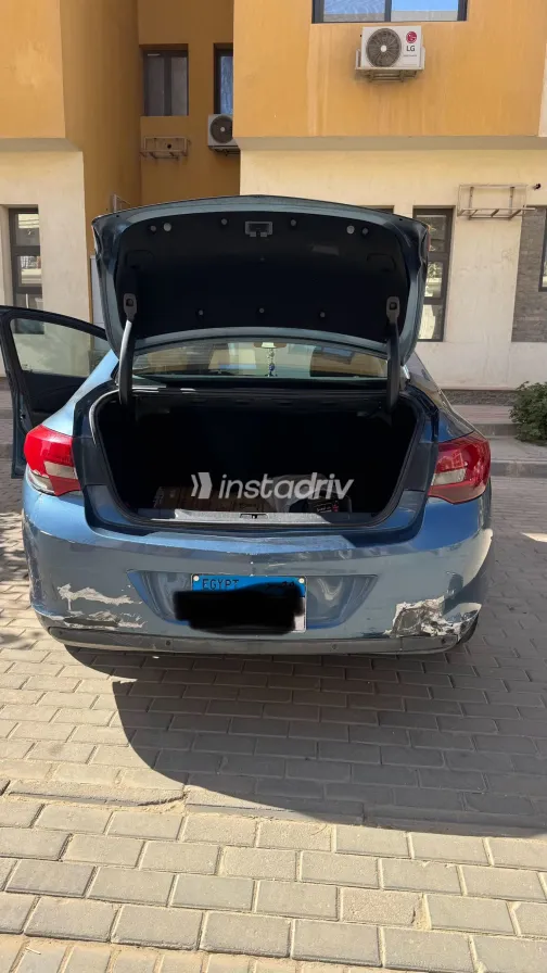 Opel Astra 2014 White Used for Sale - 3