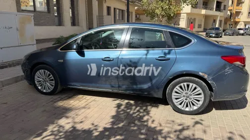 Opel Astra 2014 White Used for Sale - 9