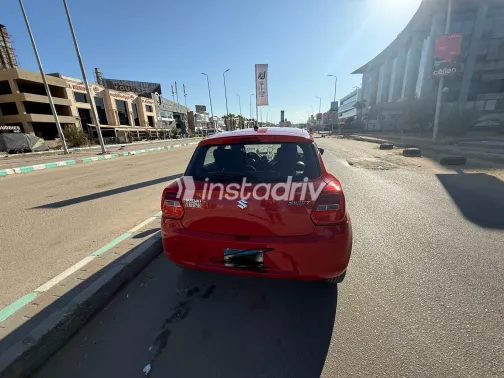 سوزوكى سويفت 2022 أبيض مستعملة للبيع - 2