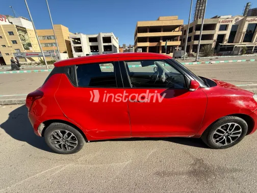 سوزوكى سويفت 2022 أبيض مستعملة للبيع - 7