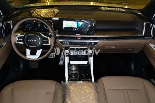 كيا سورينتو 2025 أبيض جديدة للبيع - 4