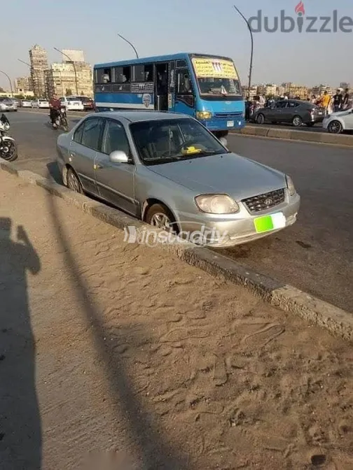 هيونداي فيرنا 2007 فضي مستعملة للبيع - 1