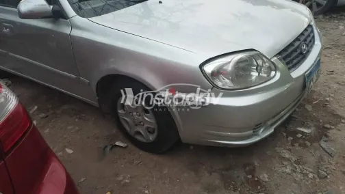 هيونداي فيرنا 2007 فضي مستعملة للبيع - 3