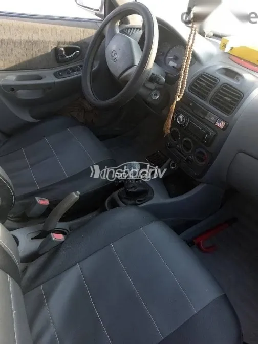 هيونداي فيرنا 2007 فضي مستعملة للبيع - 5