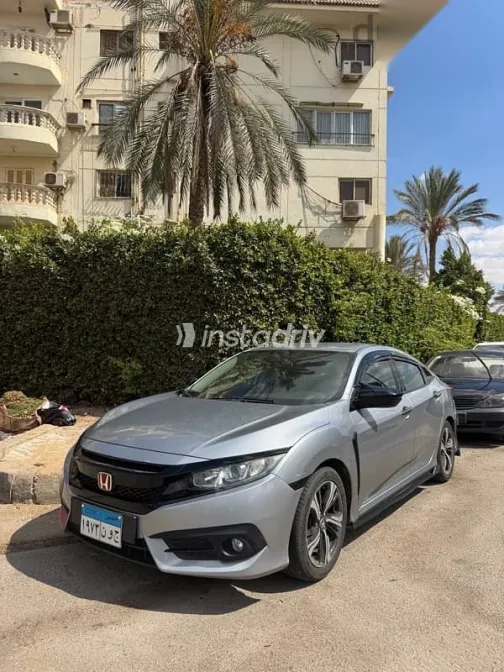 Honda Civic 2018 Silver Used for Sale - 2