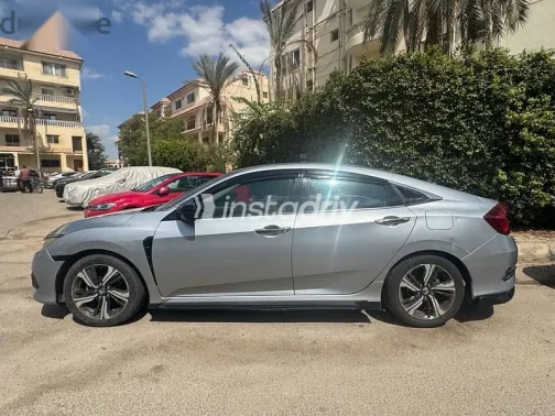 Honda Civic 2018 Silver Used for Sale - 3