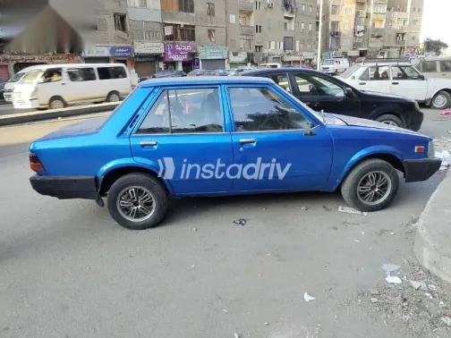 مازدا 323 1981 أزرق غامق مستعملة للبيع - 3