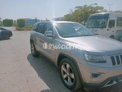 جيب جراند شيروكي 2016 أبيض مستعملة للبيع - 4