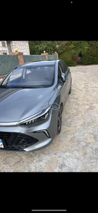 بايك يو 5 بلس 2025 أبيض مستعملة للبيع